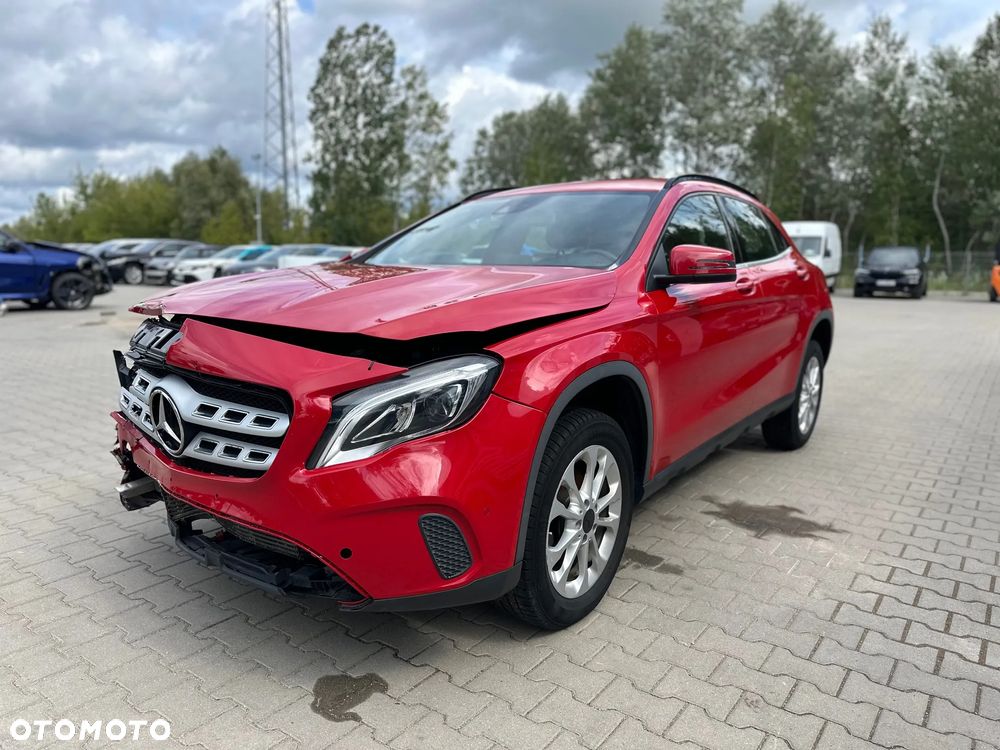 Mercedes-Benz GLA - 3