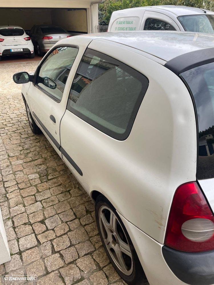 Renault Clio - 6