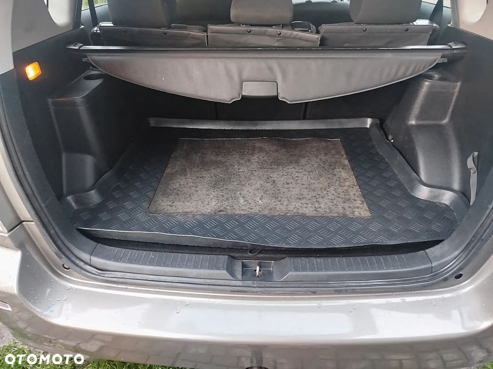 Toyota Corolla Verso 2.0 D-4D Sol - 11