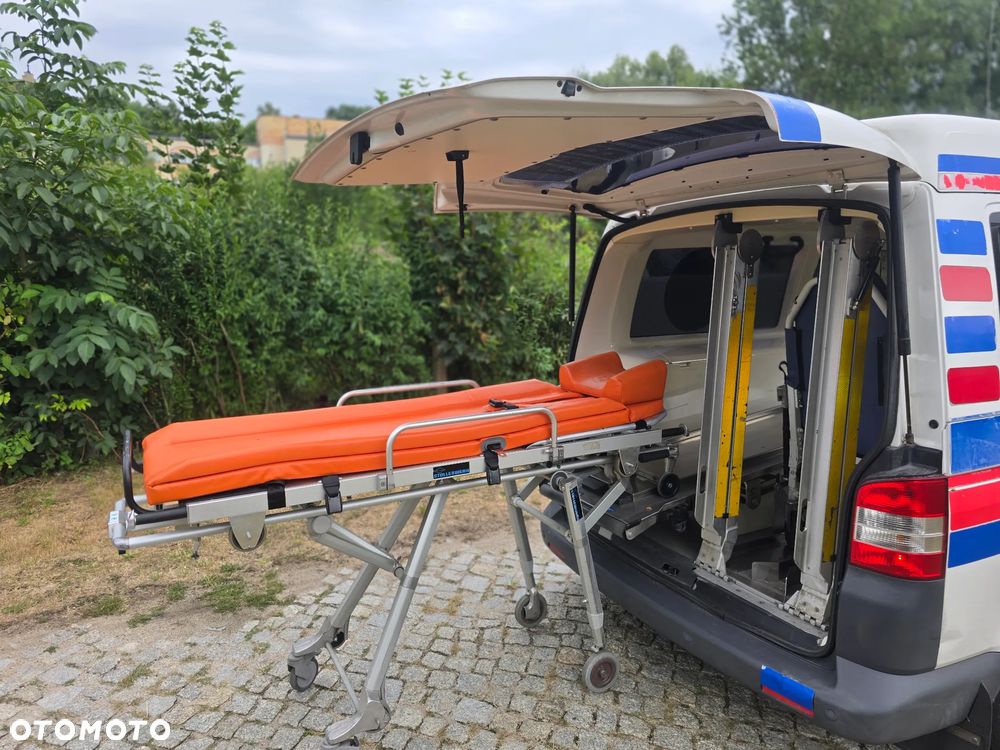 Volkswagen Transporter 2.0 TDi Karetka Ambulans Nosze - 11