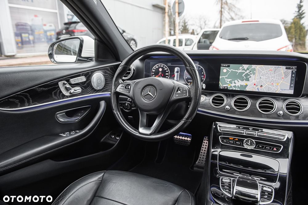 Mercedes-Benz Klasa E 220 d 4-Matic All-Terrain - 17