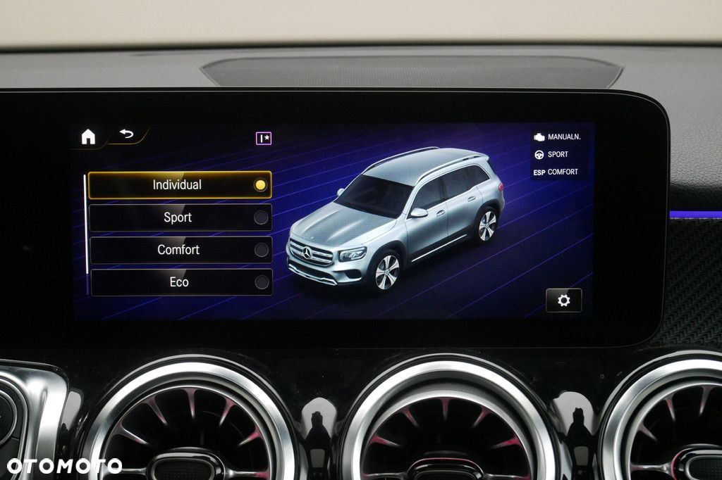 Mercedes-Benz GLB - 26
