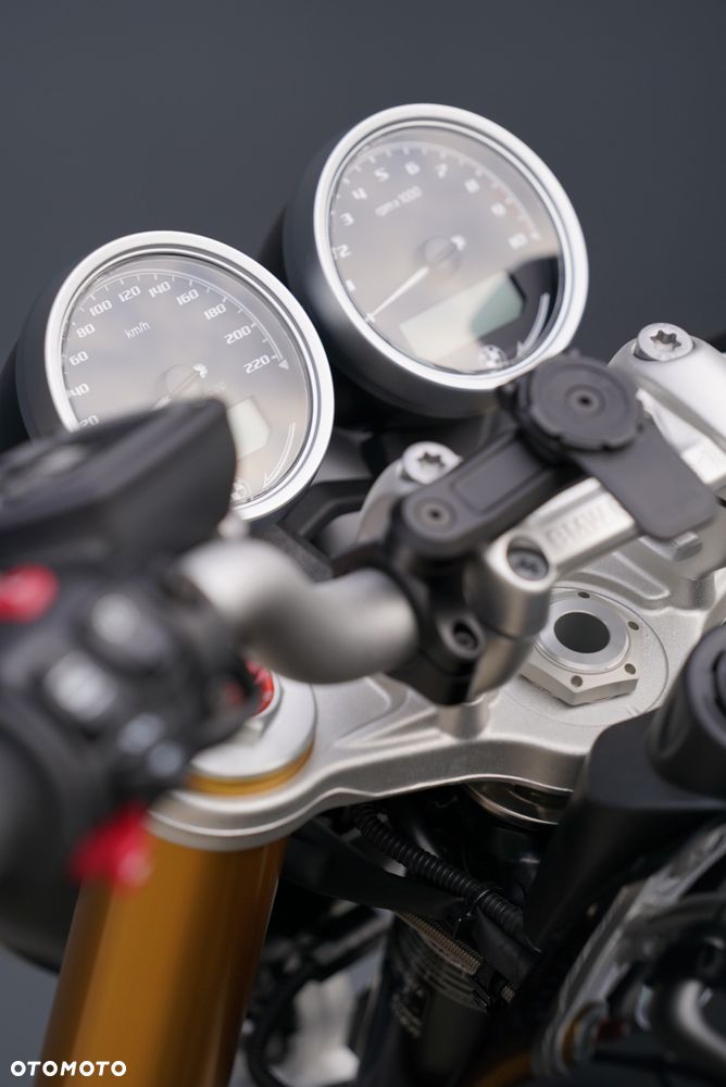 BMW R - 12
