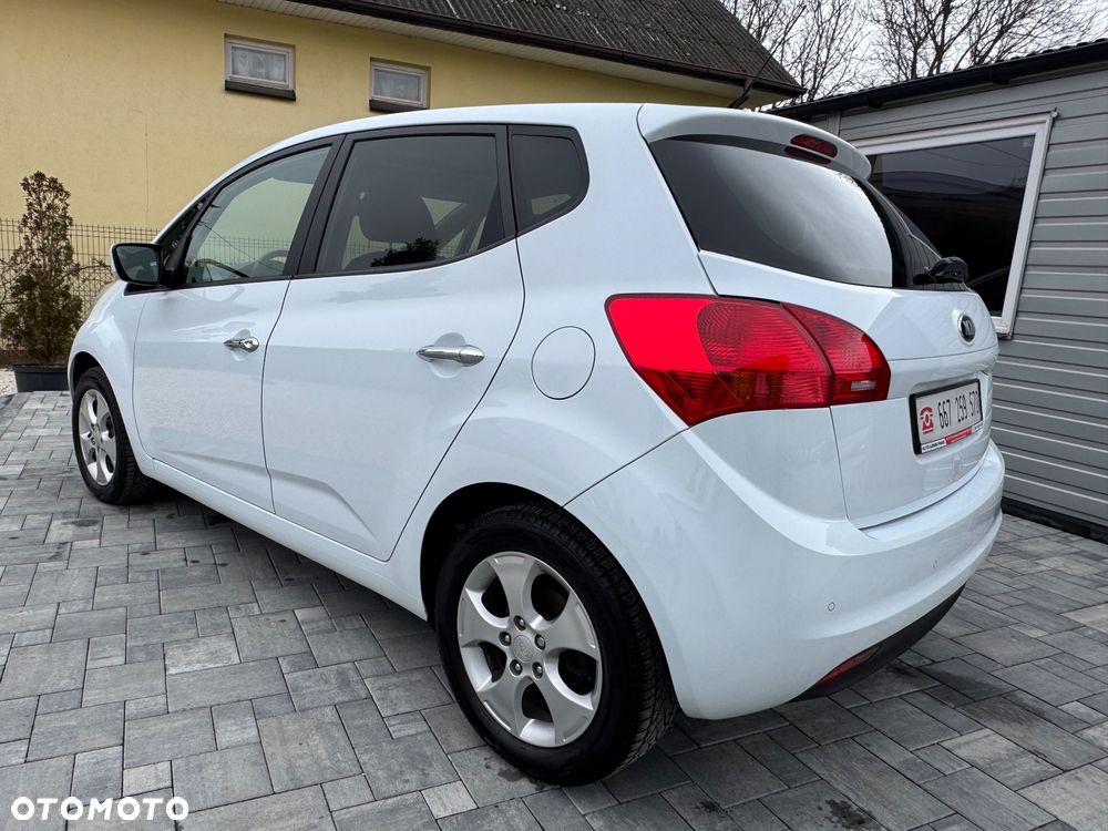 Kia Venga 1.4 CVVT UEFA EURO 2016 - 11