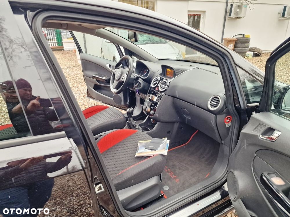 Opel Corsa 1.6 Turbo GSi - 14