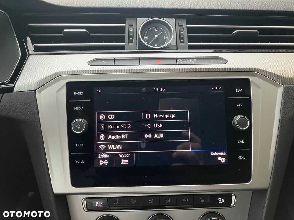 Volkswagen Passat - 28
