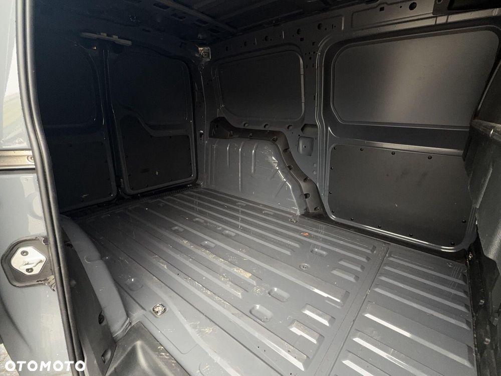 Volkswagen Caddy Cargo Maxi 2.0 TDI 122KM - 25
