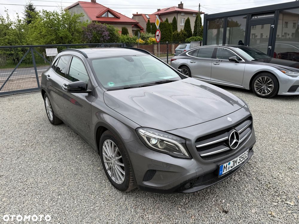 Mercedes-Benz GLA 200 Urban - 3