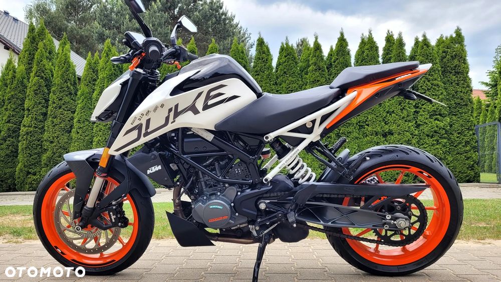 KTM Duke 125 - 24