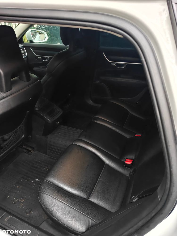 Volvo V90 D3 Momentum - 25