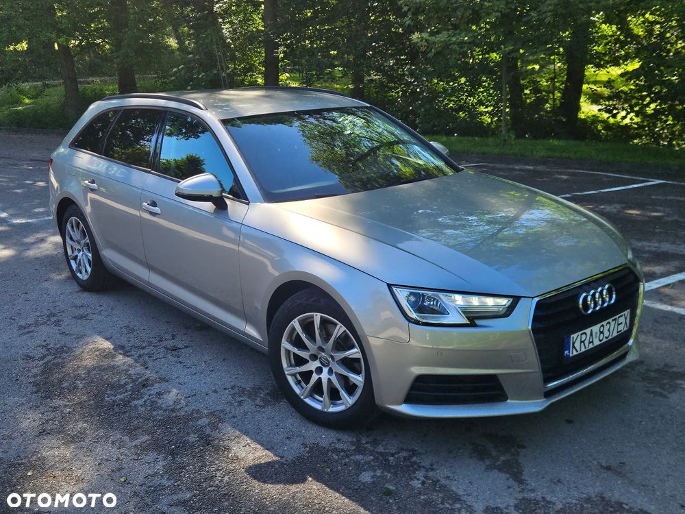 Audi A4 Avant 40 TFSI design - 1