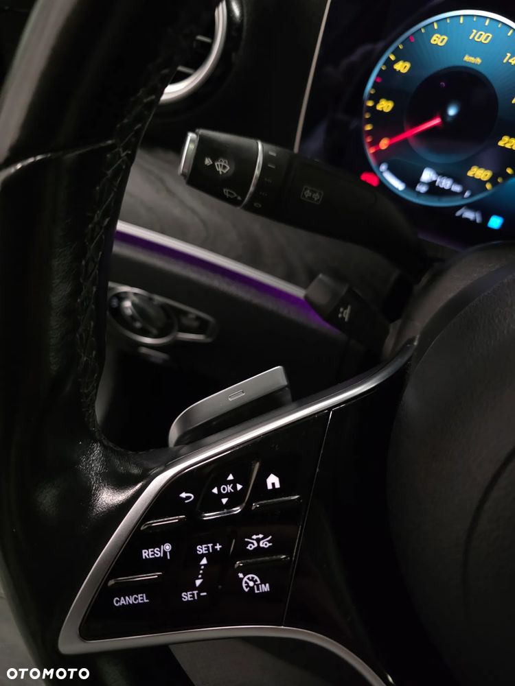 Mercedes-Benz Klasa E 300 4Matic 9G-TRONIC AMG Line - 23