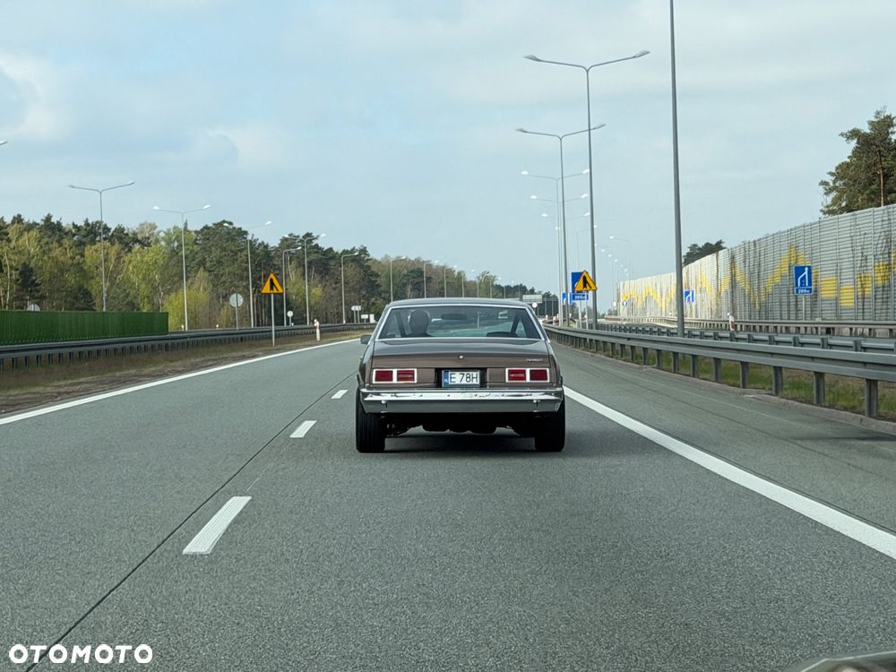 Chevrolet Corvette - 10