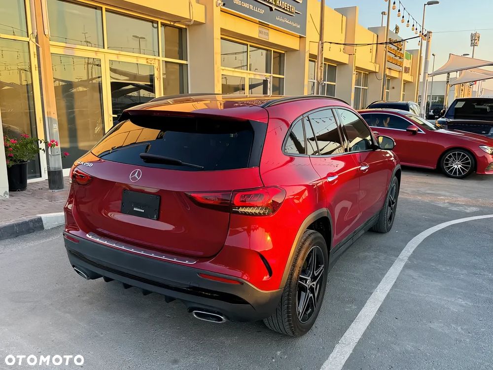 Mercedes-Benz GLA 250 4-Matic AMG Line - 3