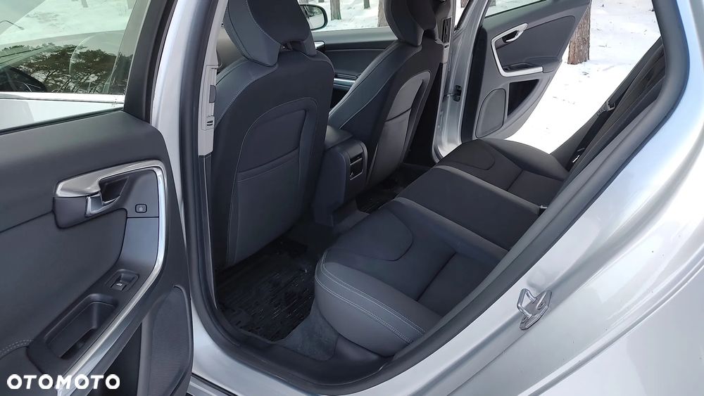 Volvo V60 D4 - 8