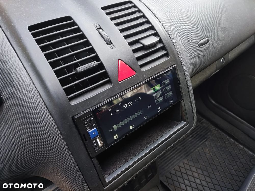 Volkswagen Polo - 12