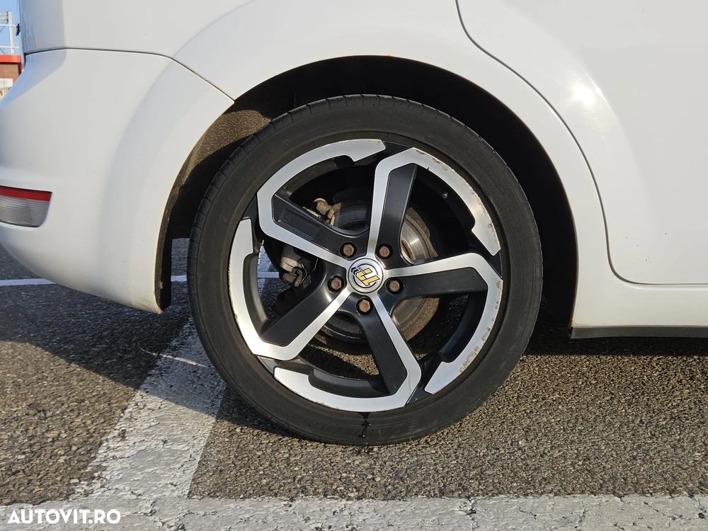 Ford Focus 1.6 TDCi DPF Titanium - 7