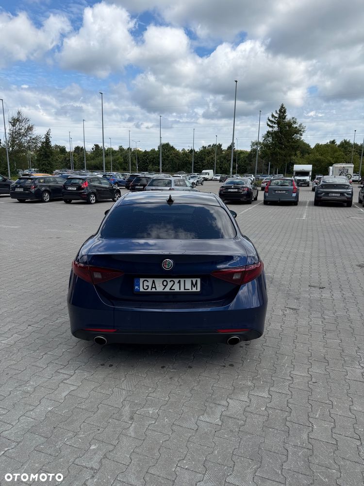 Alfa Romeo Giulia 2.0 Turbo 16V AT8 Veloce Ti - 11