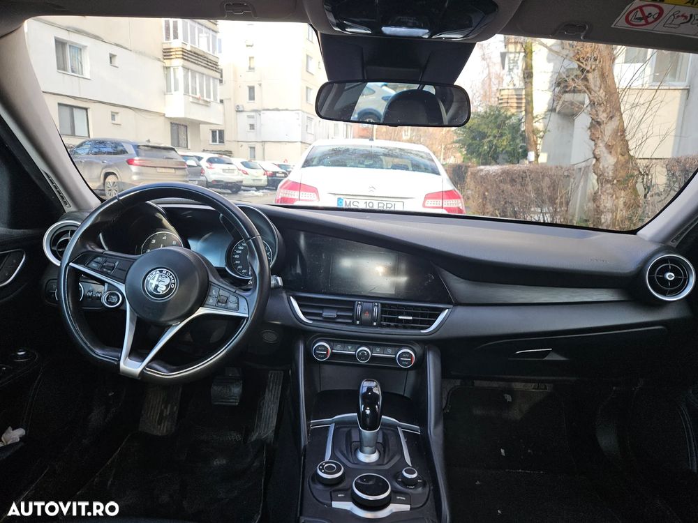 Alfa Romeo Giulia 2.2 JTDM Aut. - 4