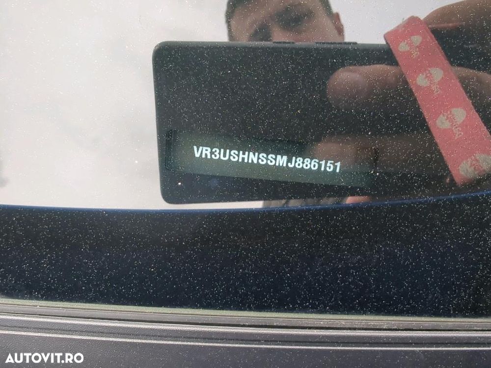 Peugeot 2008 1.2 L PureTech STT EAT8 Allure - 13