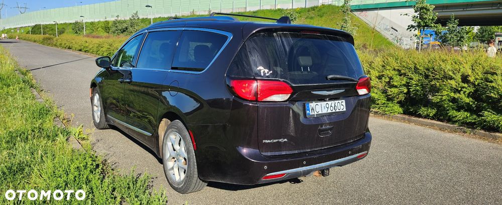 Chrysler Pacifica - 5