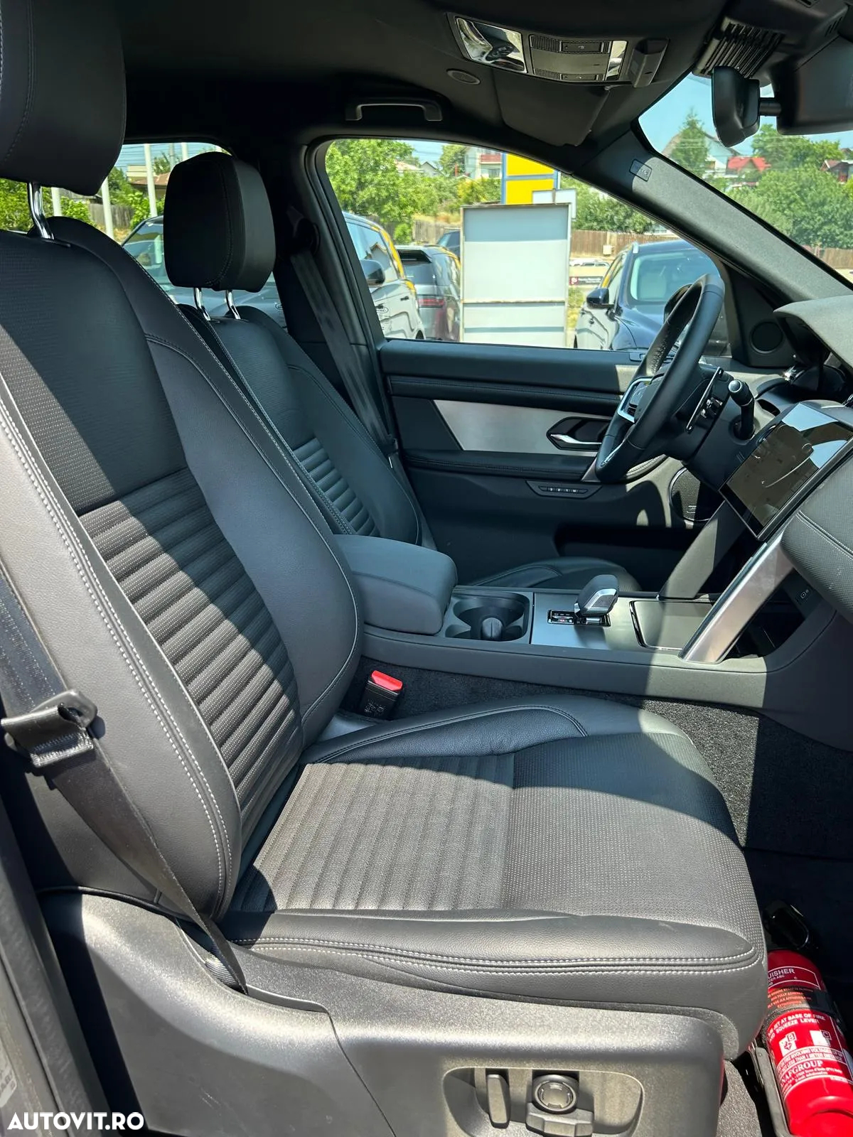 Land Rover Discovery Sport - 12