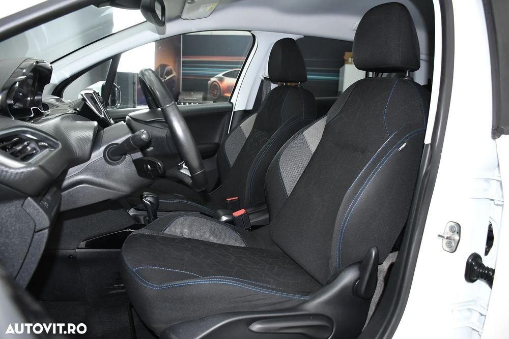 Peugeot 2008 PureTech 110 GPF Stop&Start EAT6 Signature - 7