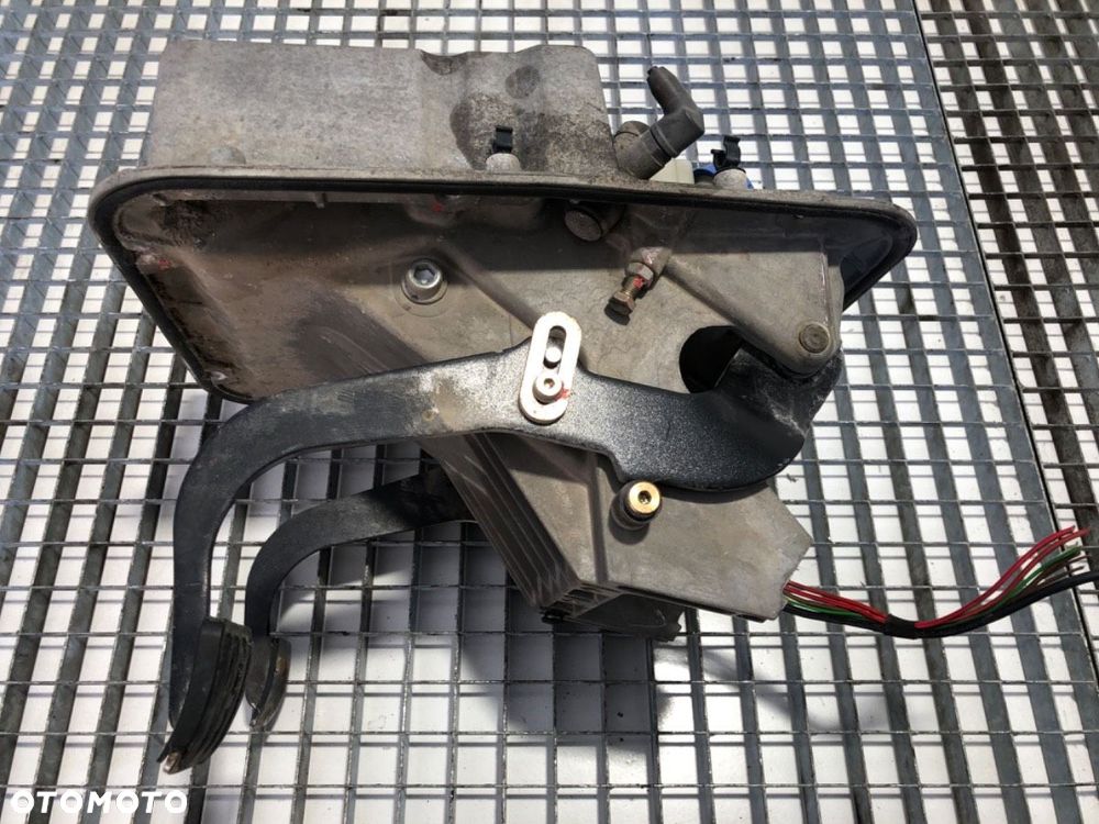 PEDAŁY  IVECO STRALIS I 2002 - 2022 AS 260S48 353 kW [480 KM] 6x2/4 2002 41211429 - 6