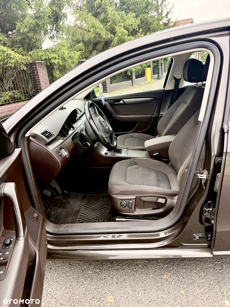 Volkswagen Passat 2.0 TDI Comfortline - 14