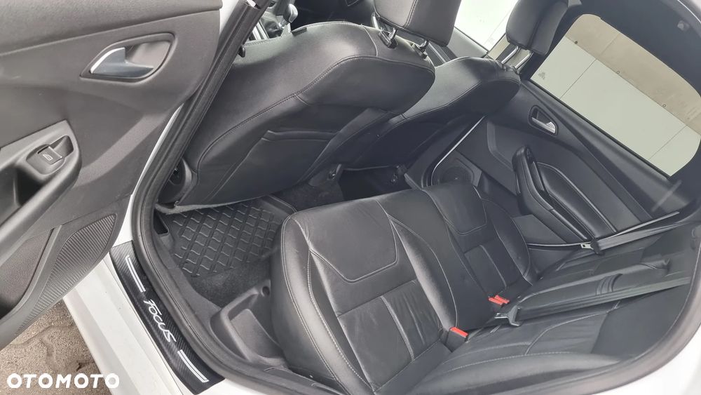 Ford Focus 1.0 EcoBoost Titanium - 12