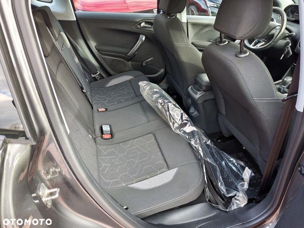 Peugeot 2008 - 11