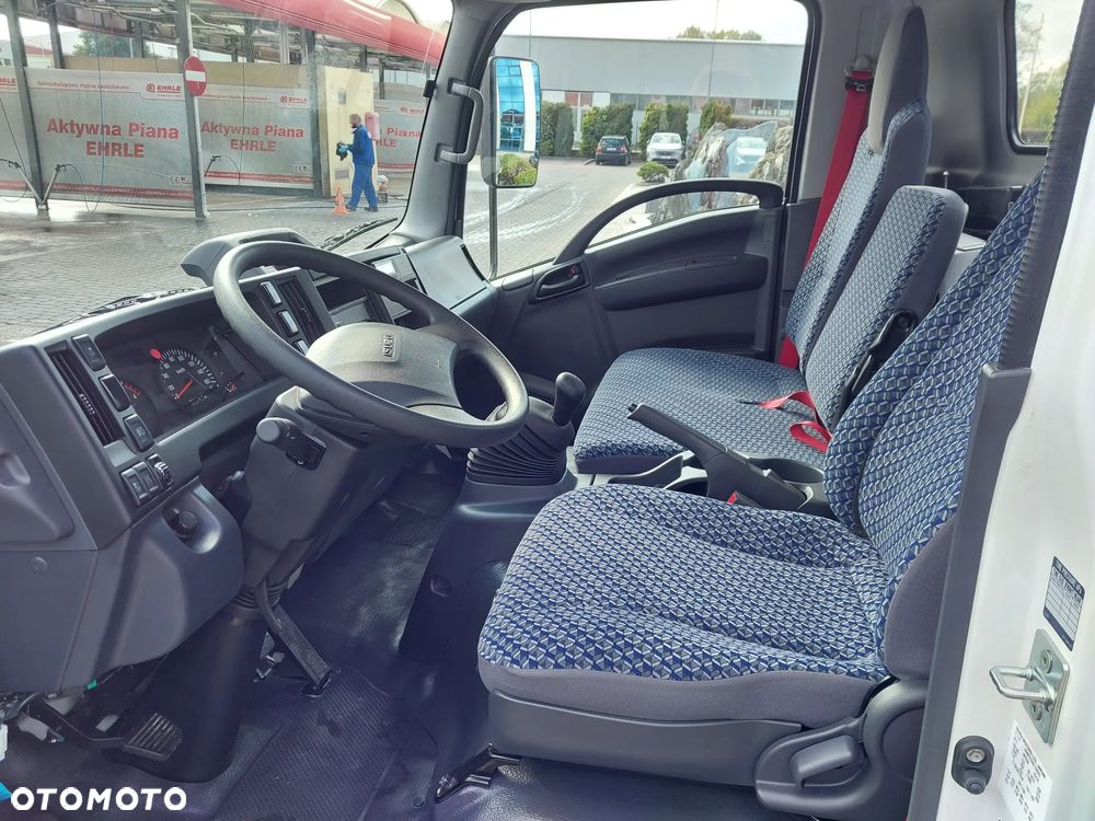 Isuzu P75 5.2 L - 12