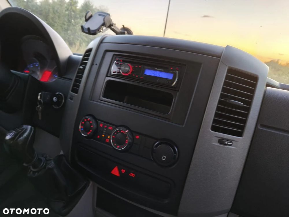 Volkswagen Crafter - 12