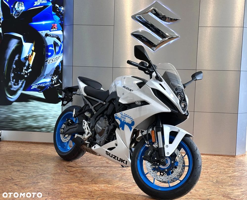 Suzuki GSX - 2