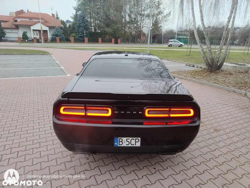 Dodge Challenger - 12