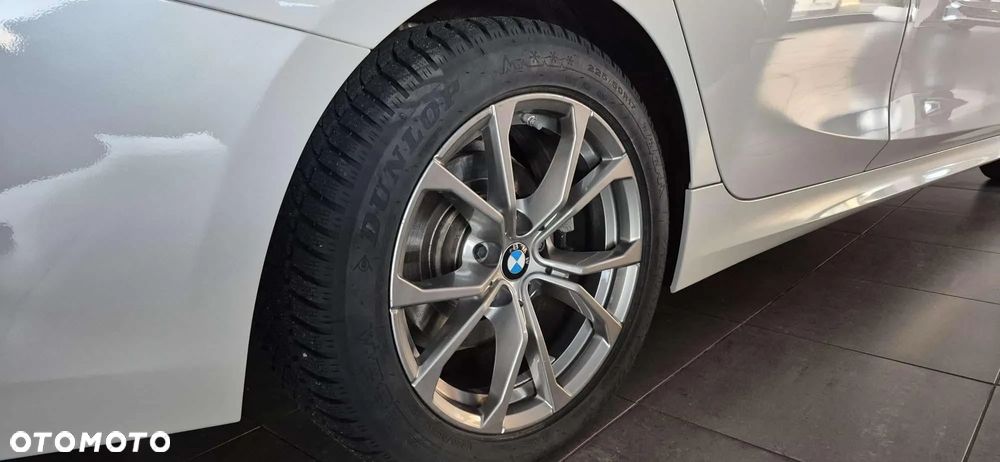 BMW Seria 3 318d Touring - 9