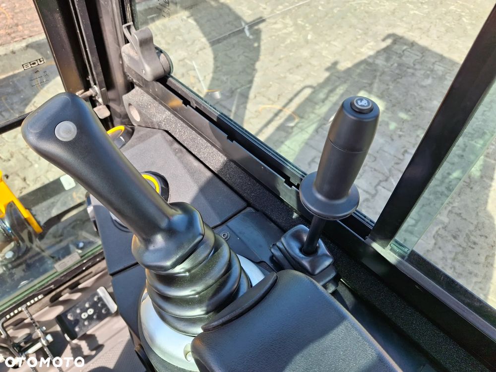 JCB 16C-1 - 17