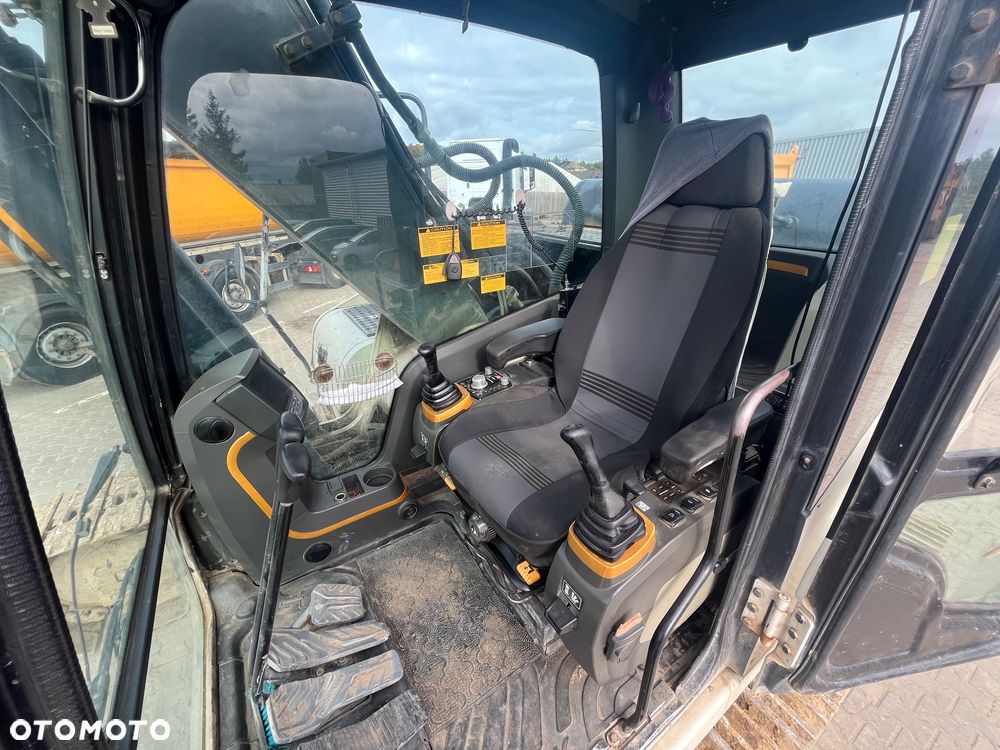 Hidromek HMK 220 - 8