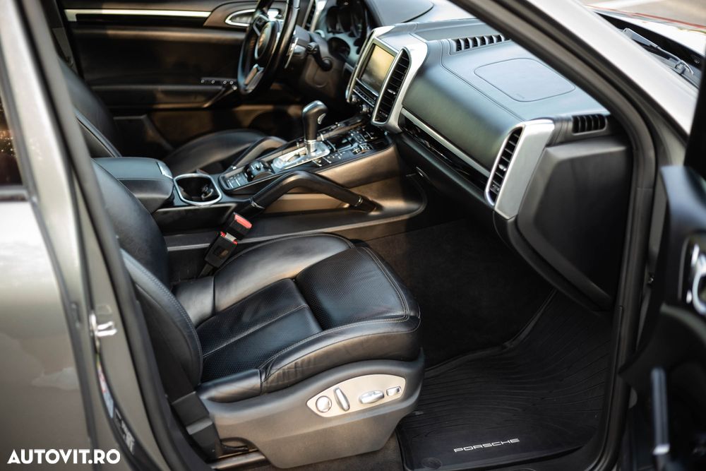 Porsche Cayenne - 7