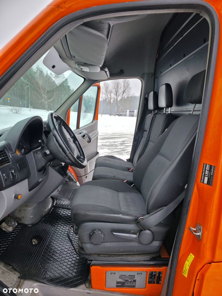 Mercedes-Benz Sprinter z zabudową warsztatową - 14