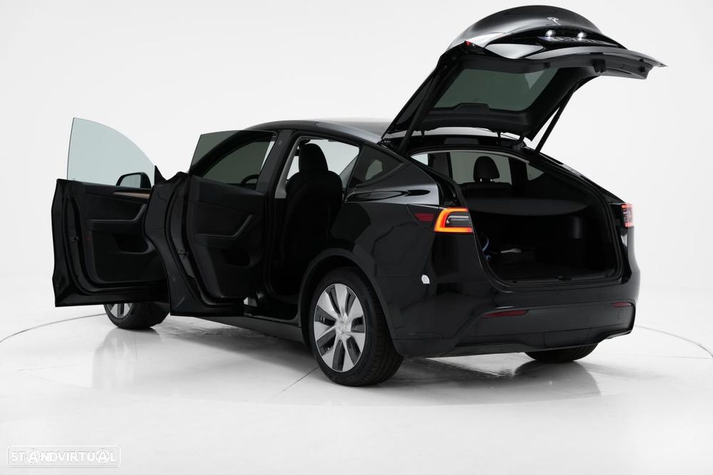 Tesla Model Y RWD - 5