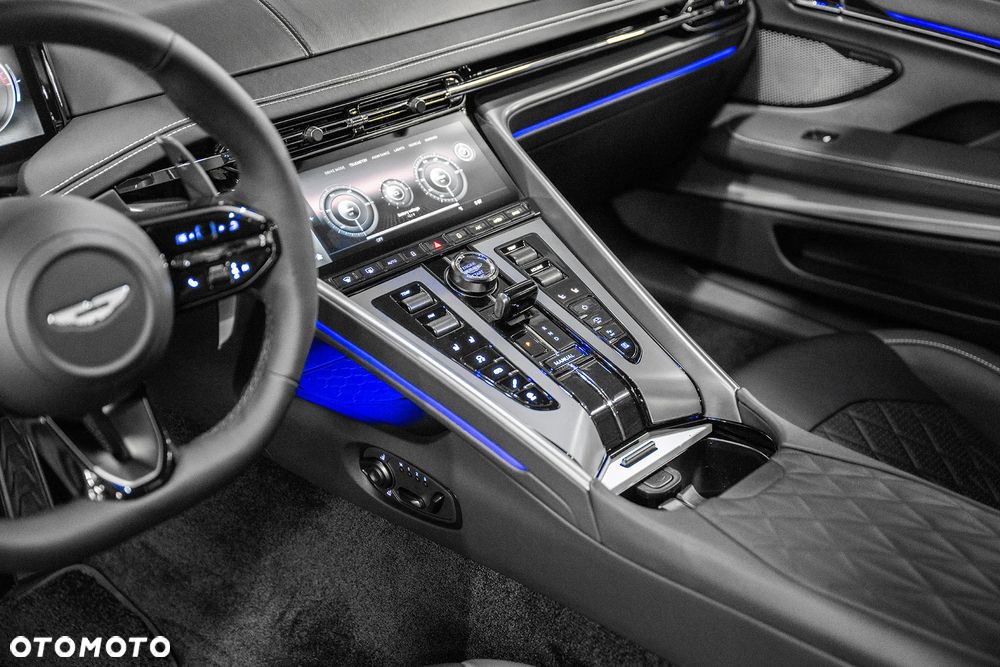 Aston Martin DB12 - 14