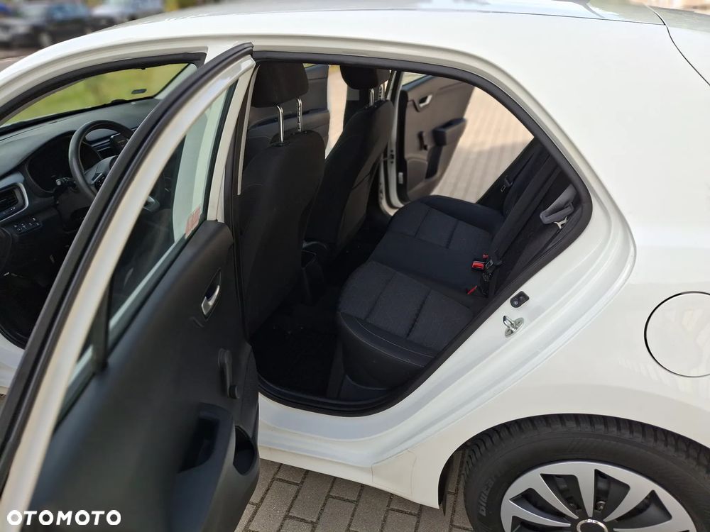 Kia Rio - 18