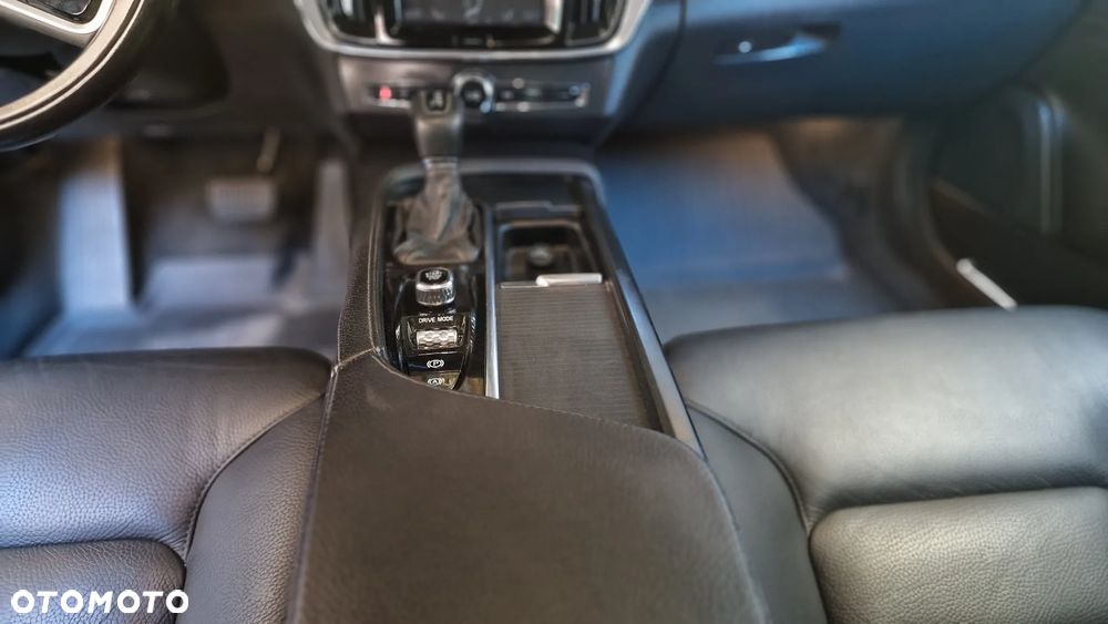 Volvo V90 D4 Momentum - 15