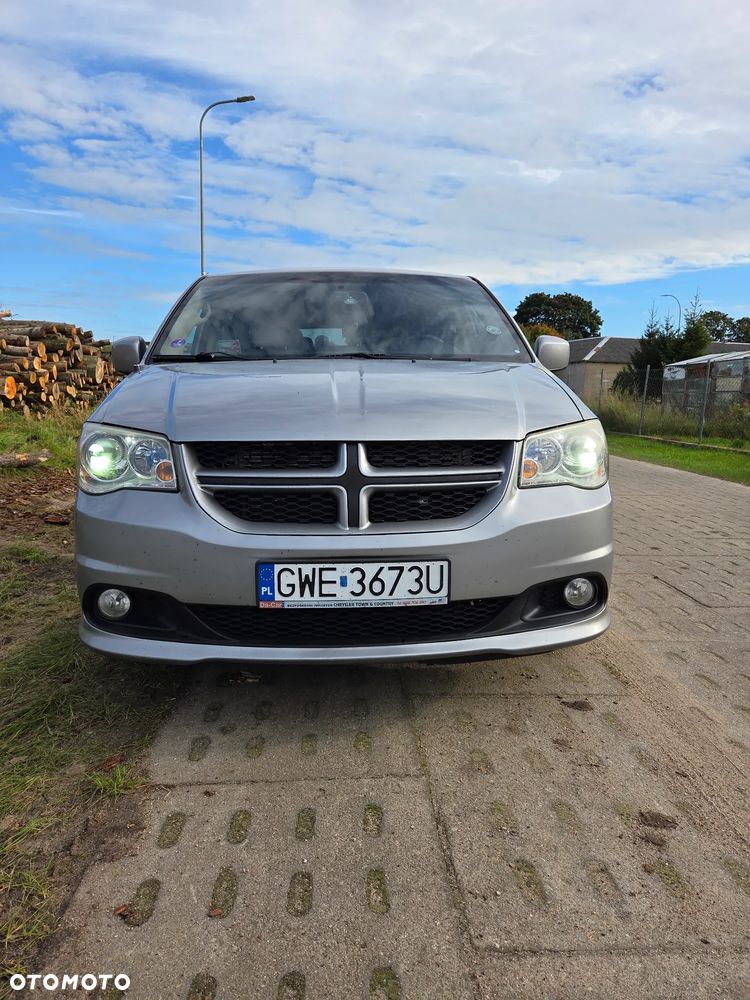 Dodge Grand Caravan - 2