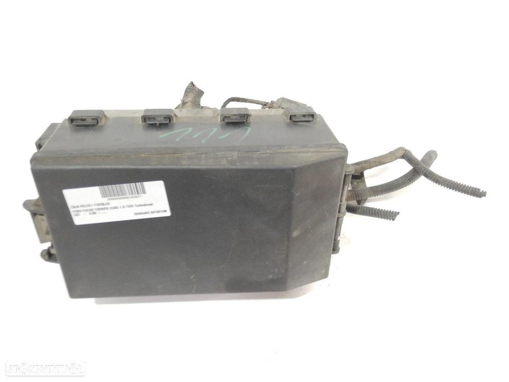 CAIXA RELÉS / FUSÍVEIS FORD FOCUS TURNIER 1999 - 3