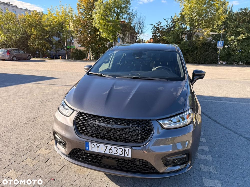 Chrysler Pacifica - 2