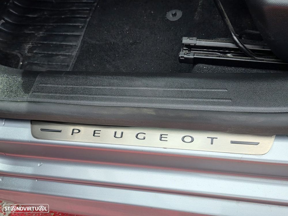 Peugeot 208 1.2 PureTech GT EAT8 - 22