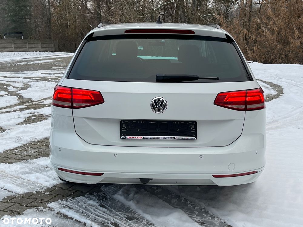 Volkswagen Passat 2.0 TDI (BlueMotion Technology) Comfortline - 25