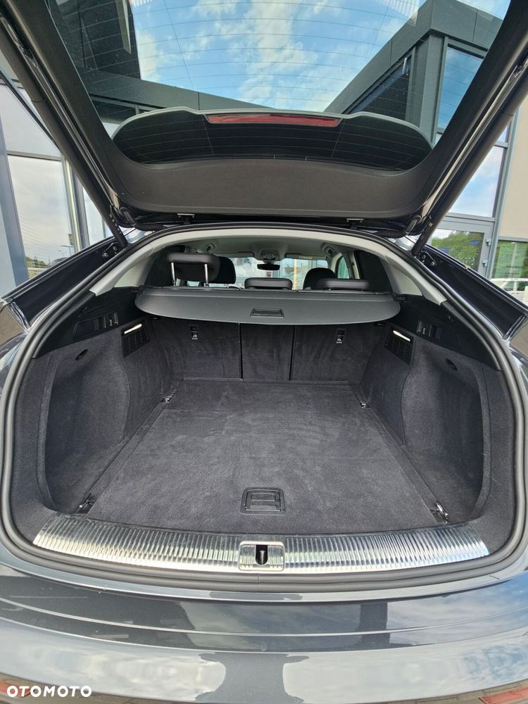 Audi Q5 Sportback - 33